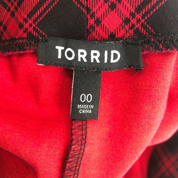 Torrid 00 10 M L black red plaid checkered skirt - Picture 6 of 6